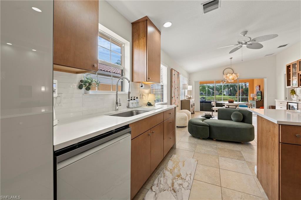 28272 Islet Trl Property Photo 17