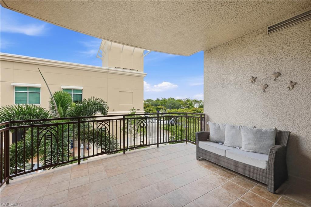 226029945 Property Photo 23