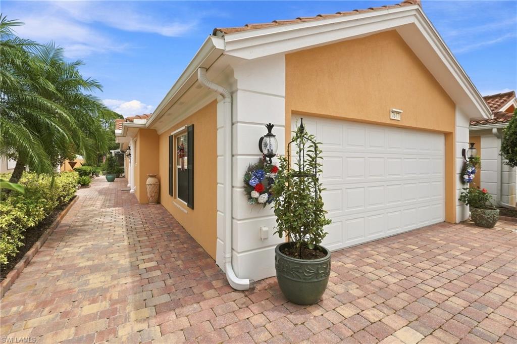 7677 Rozzini Ln Property Photo 2