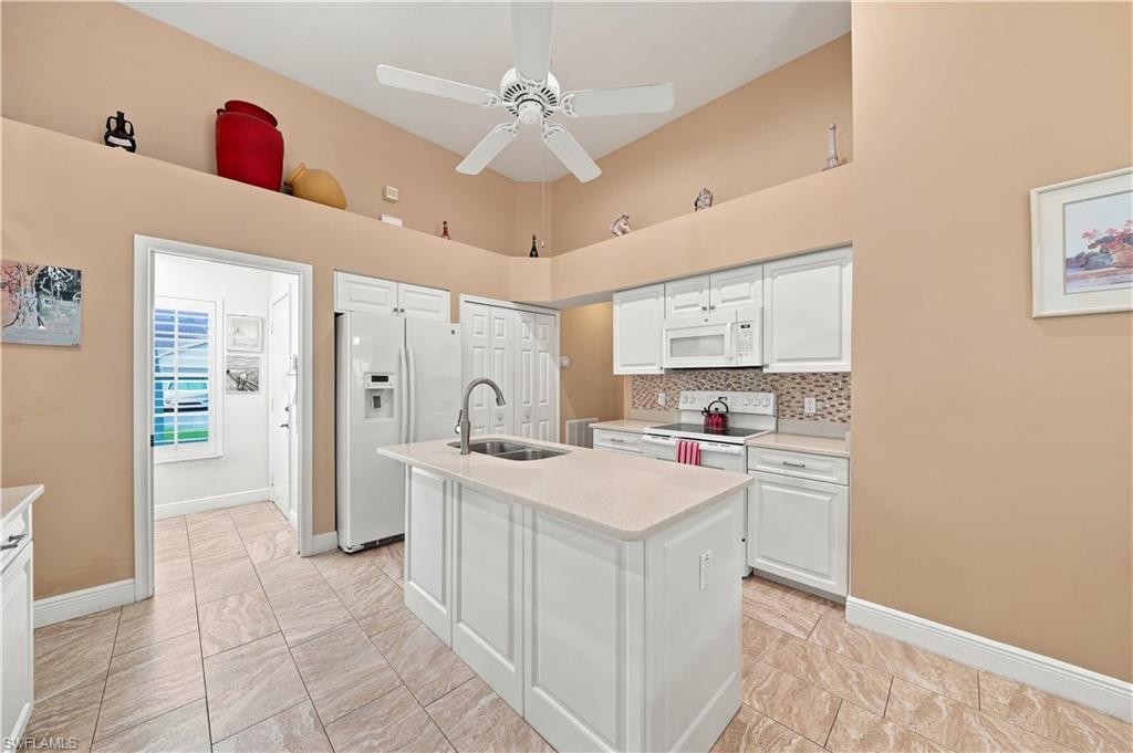 22178 Seashore Cir Property Photo 4