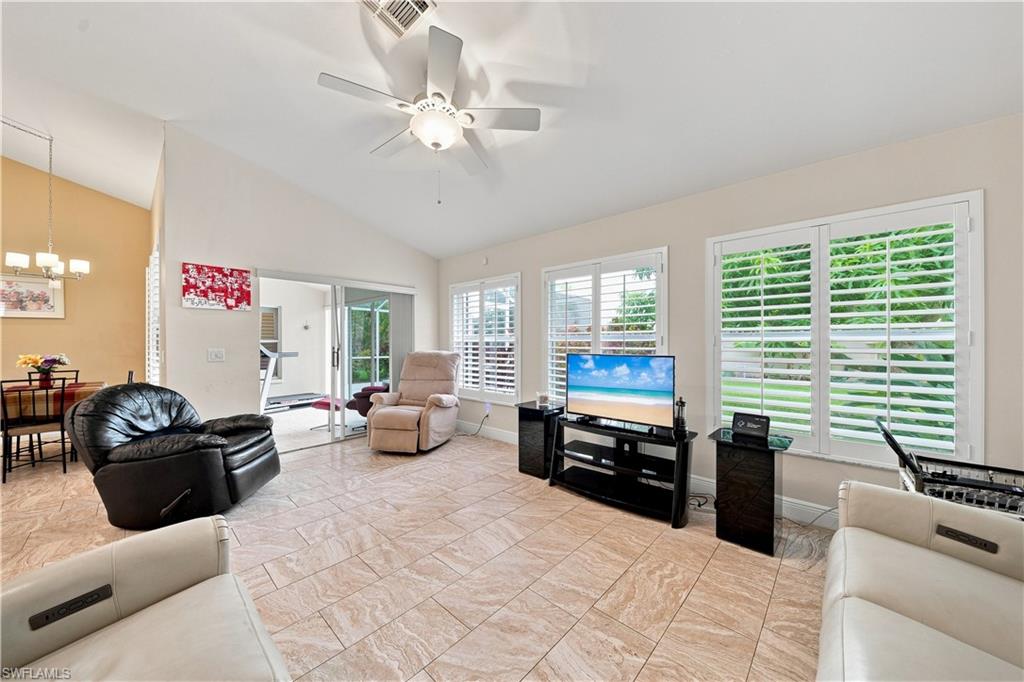 22178 Seashore Cir Property Photo 7