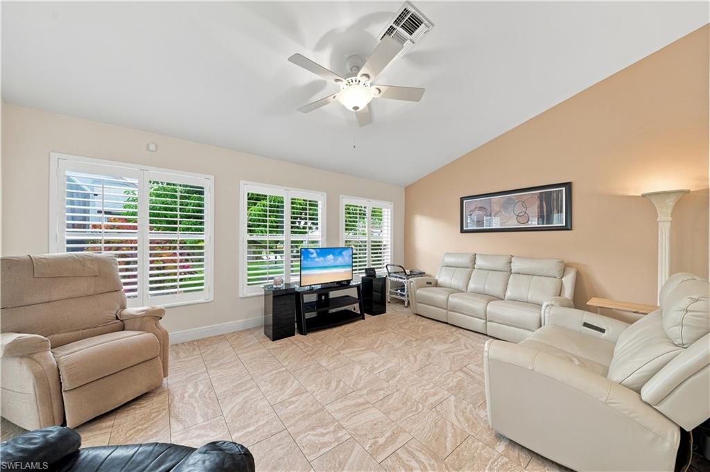 22178 Seashore Cir Property Photo 8