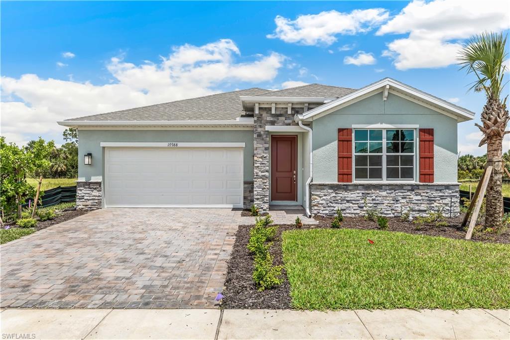 17968 Shade Tree Loop Property Photo 1