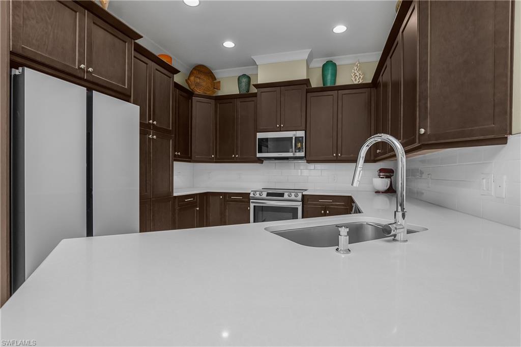 6913 Saona Ct Property Photo 16
