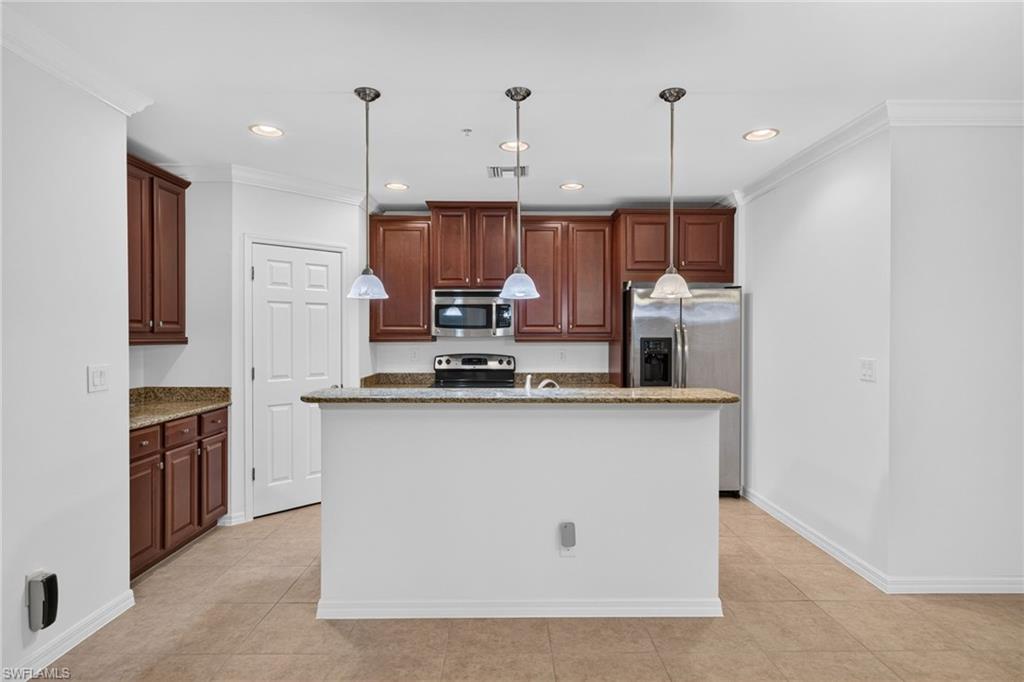 23421 Alamanda Dr 101 Property Photo 11