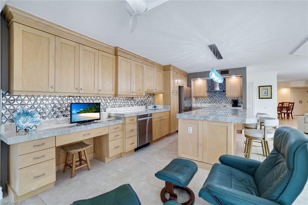 4041 Gulf Shore Blvd N 802 Property Photo 11