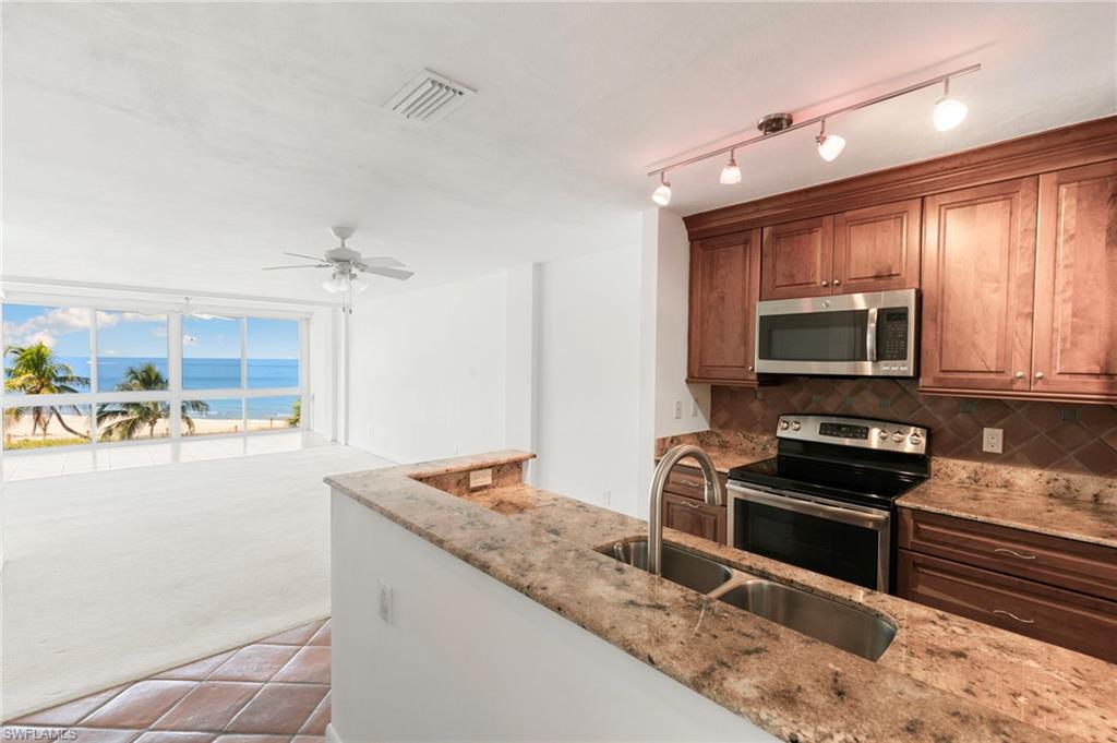 2121 Gulf Shore Blvd N 203 Property Photo 15