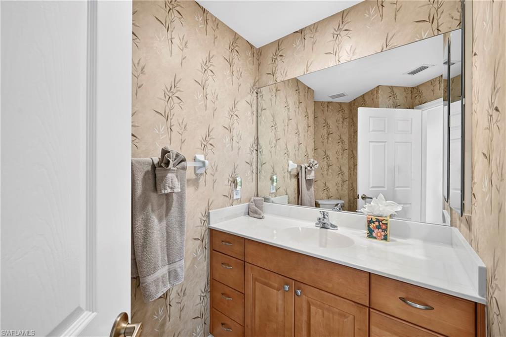 20231 Burnside Pl 403 Property Photo 23