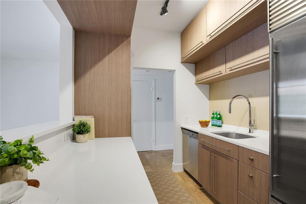 155 Ocean Lane Dr 103 Property Photo 20
