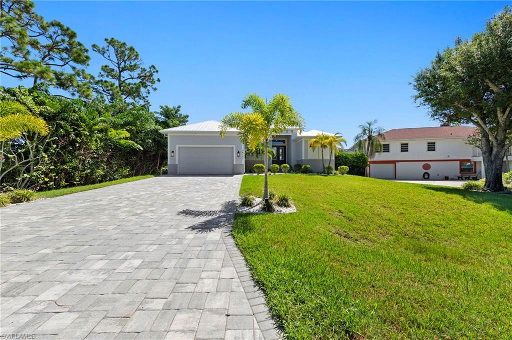 18151 Parkridge Cir Property Photo 3