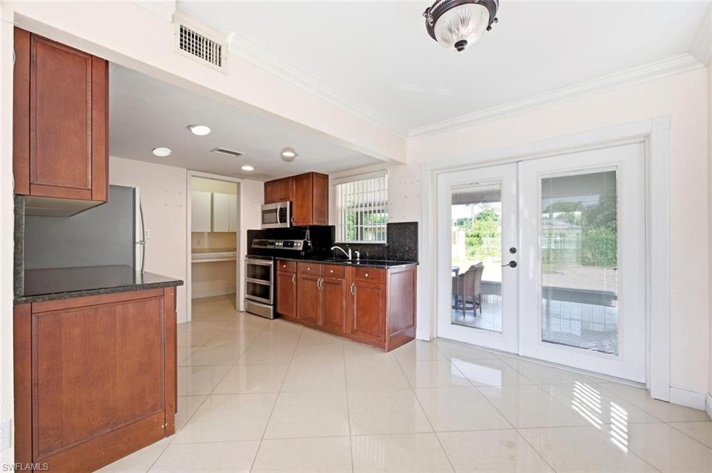 5449 Hardee St Property Photo 13