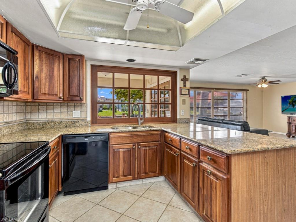 154 Hollyhock Ct Property Photo 4