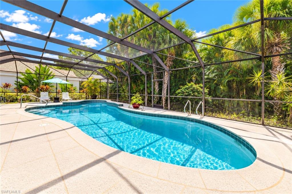 59 Grey Wing Pt Property Photo 3