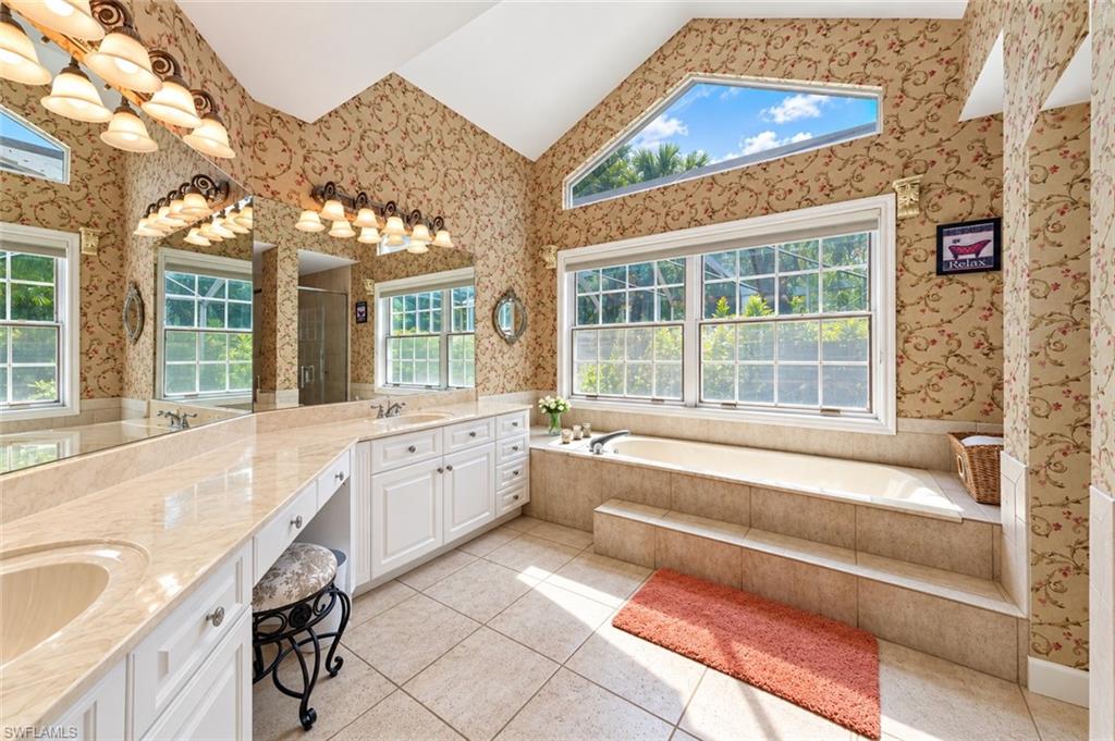 59 Grey Wing Pt Property Photo 15