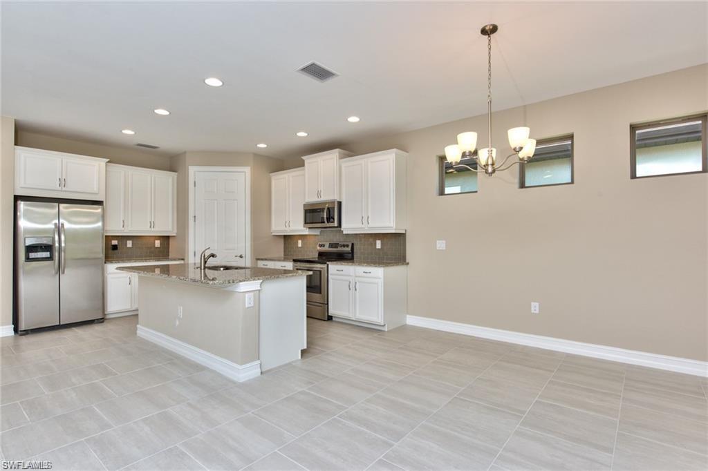 16354 Barclay Ct Property Photo 6