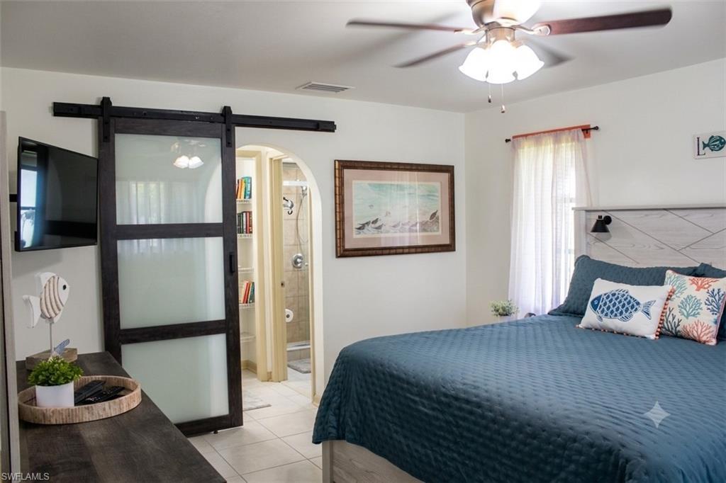 1025 Van Loon Ln Property Photo 4