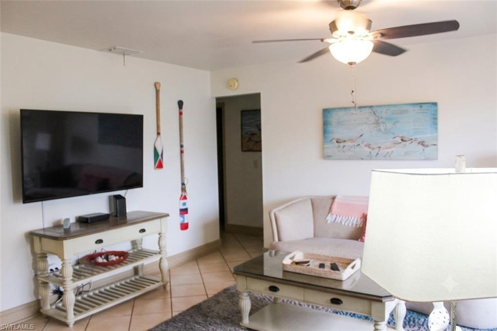 1025 Van Loon Ln Property Photo 6