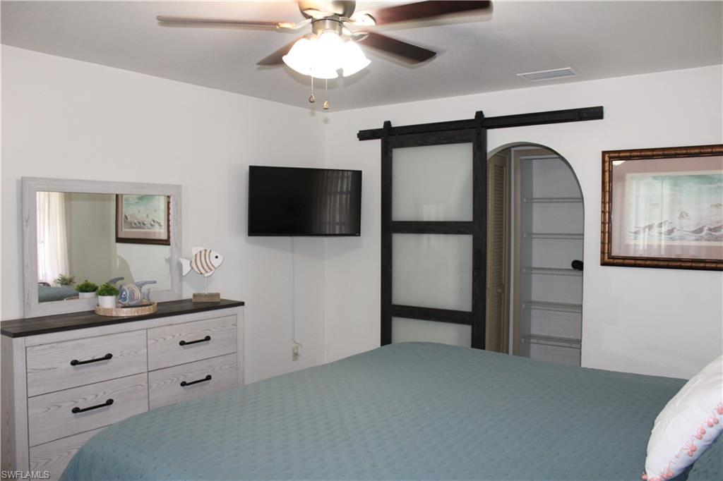1025 Van Loon Ln Property Photo 8