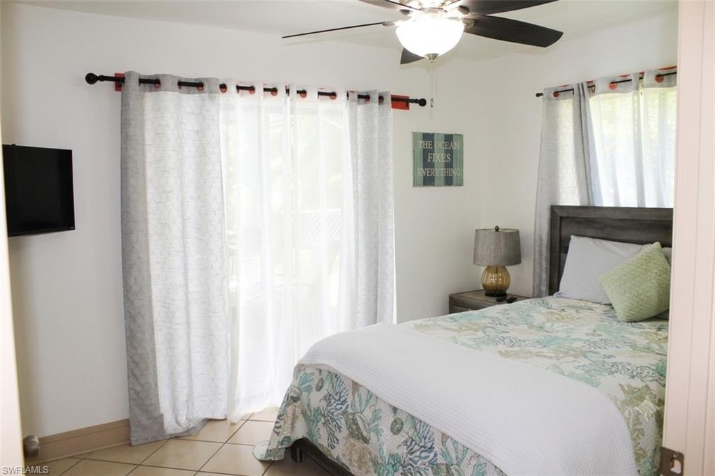 1025 Van Loon Ln Property Photo 9