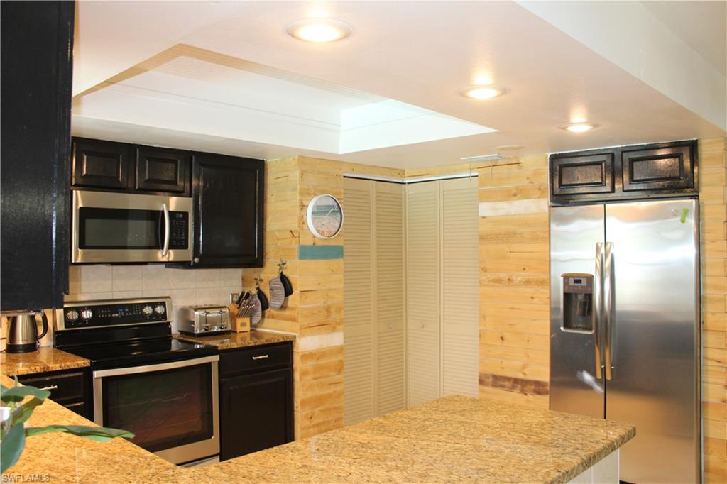 1025 Van Loon Ln Property Photo 12
