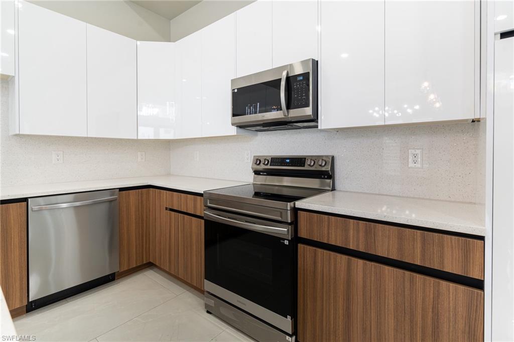 1015 Bagget St E Property Photo 12