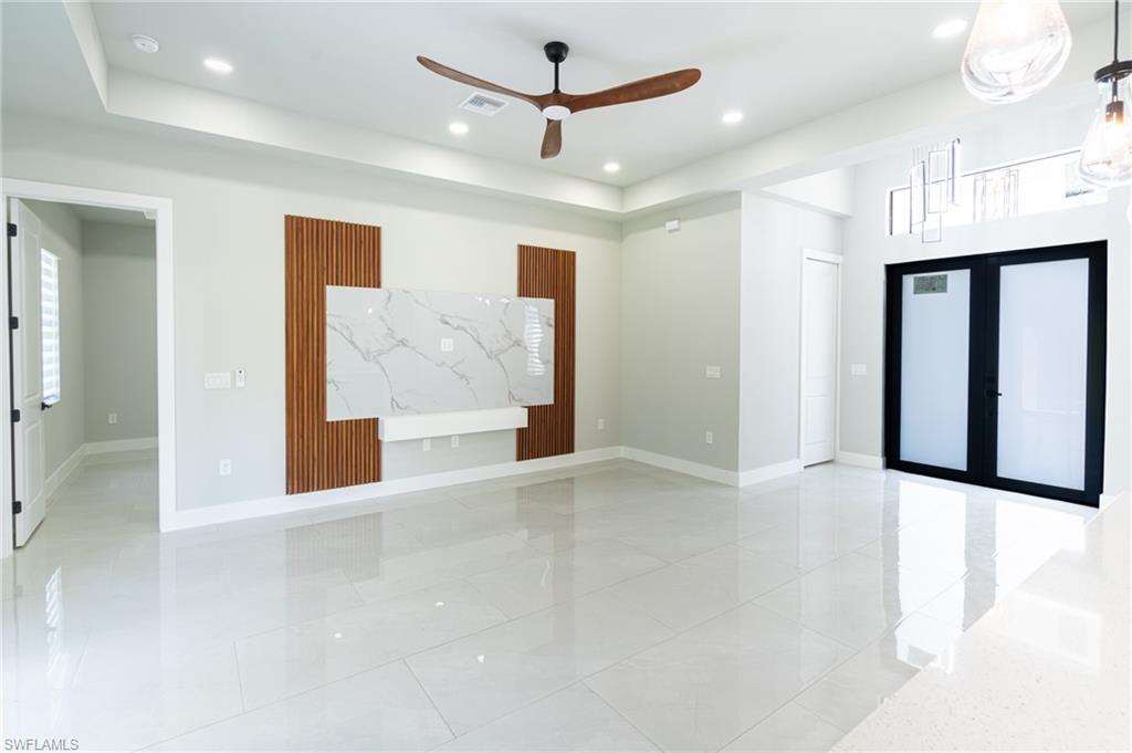 1015 Bagget St E Property Photo 15