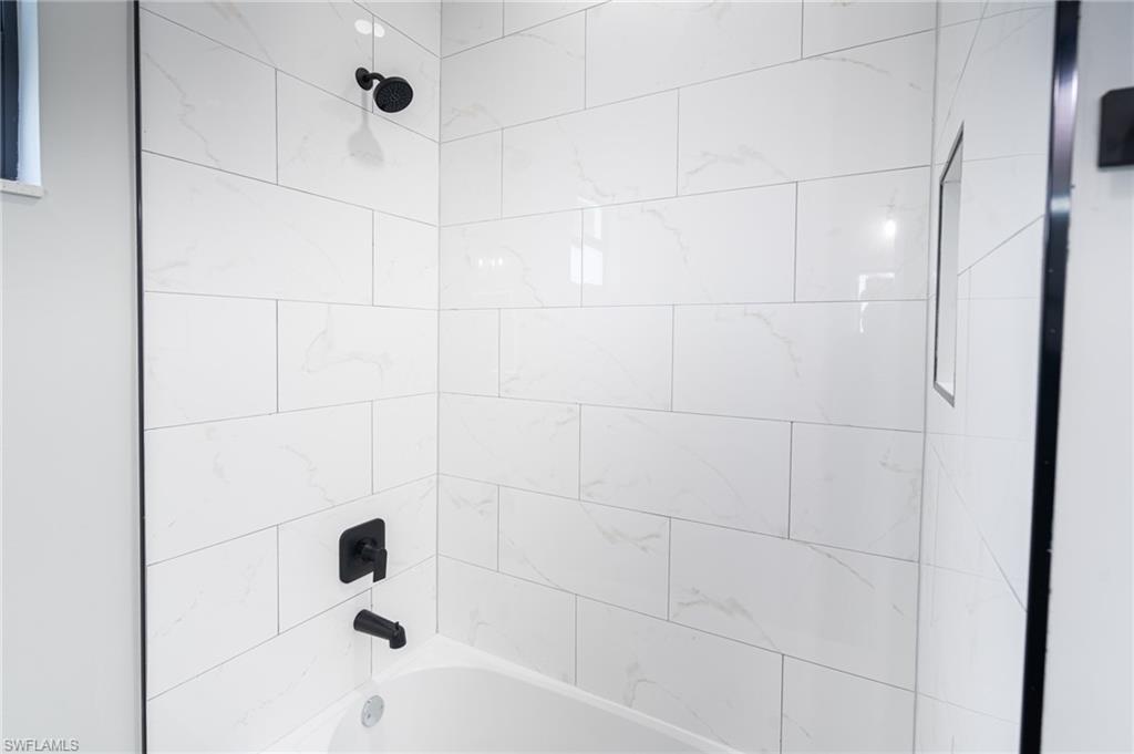 1015 Bagget St E Property Photo 21
