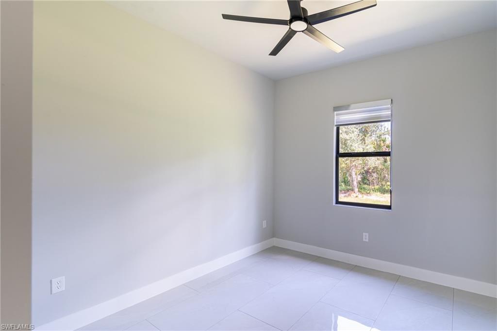 1015 Bagget St E Property Photo 22