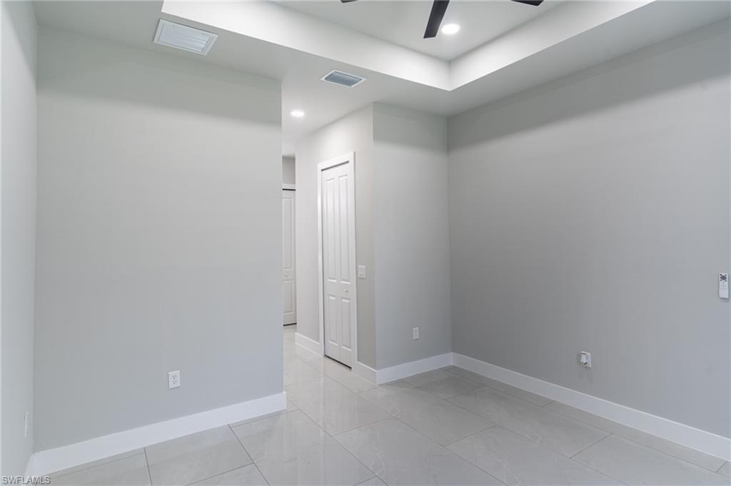 1015 Bagget St E Property Photo 28