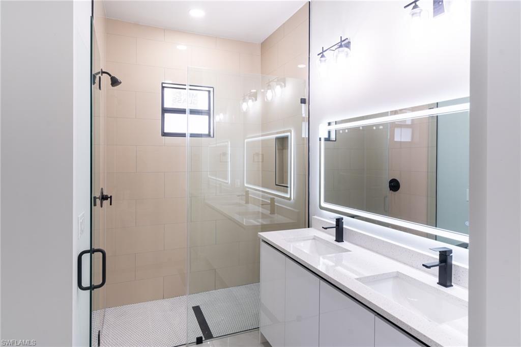 1015 Bagget St E Property Photo 31