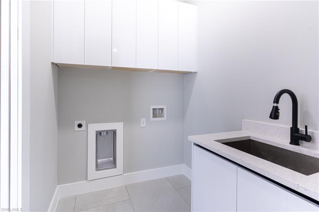 1015 Bagget St E Property Photo 35