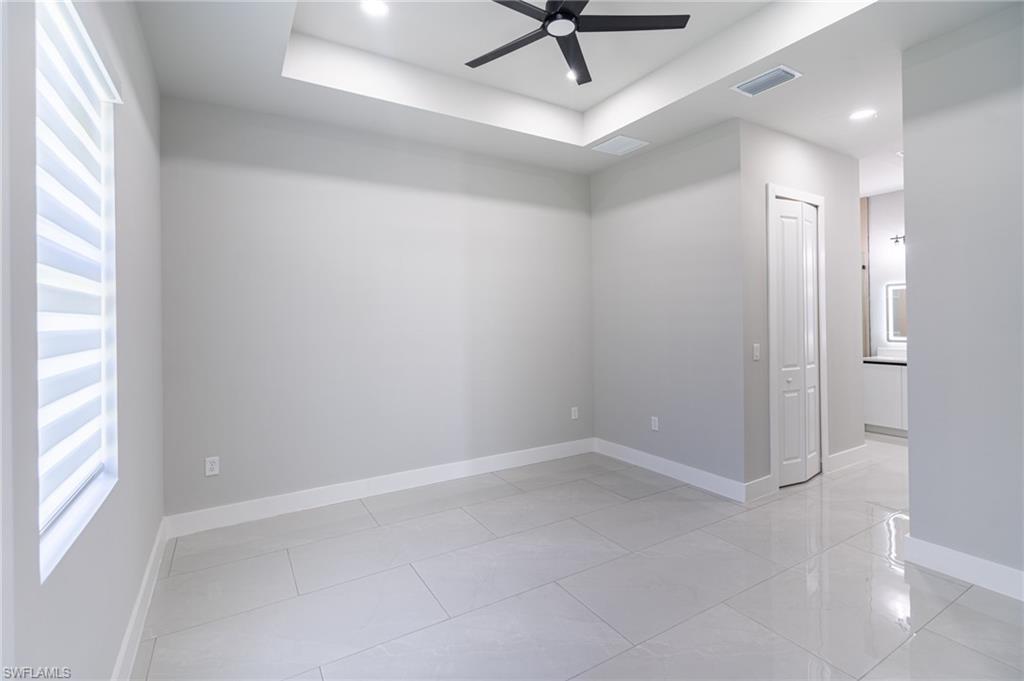 1015 Bagget St E Property Photo 38