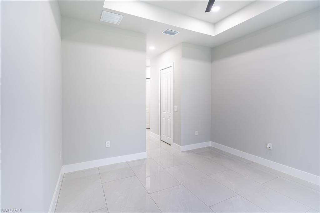 1015 Bagget St E Property Photo 39