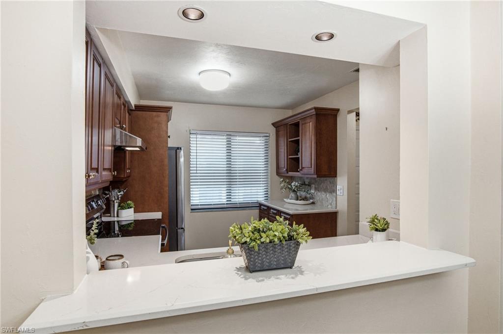 221 Fox Glen Dr 2302 Property Photo 12
