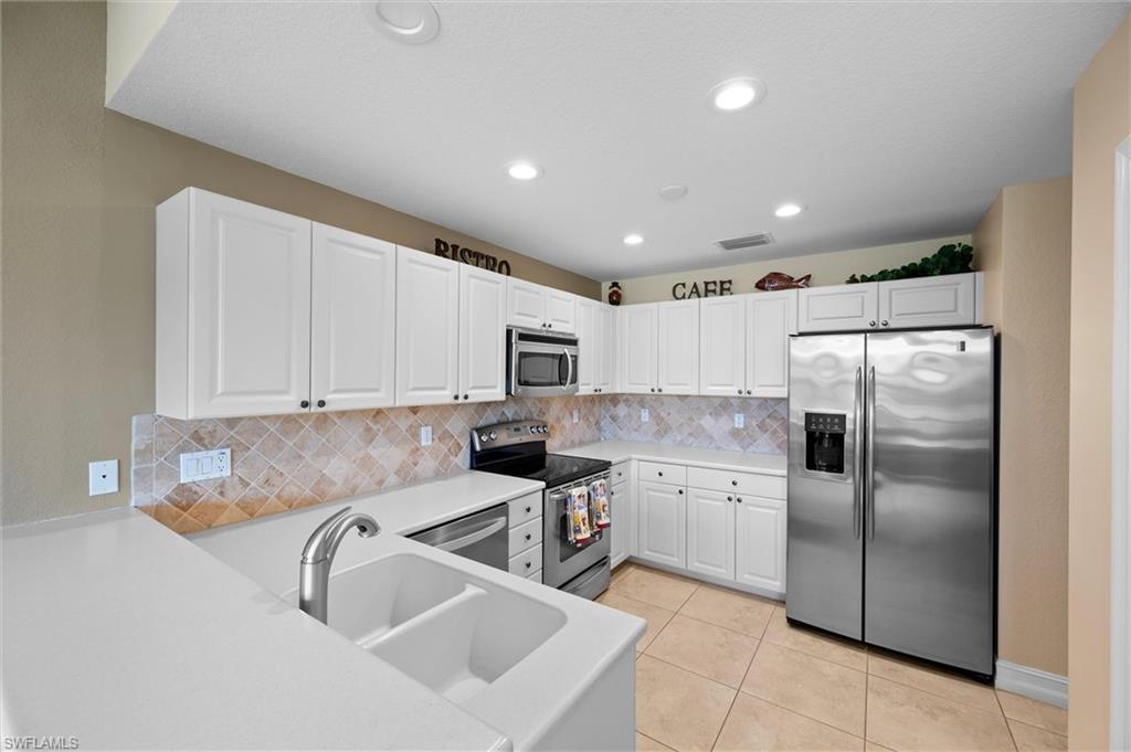 6815 Ascot Dr 102 Property Photo 5