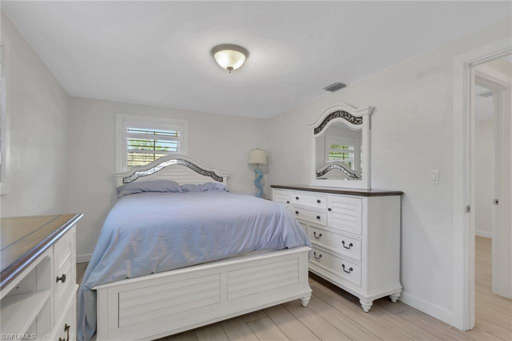 187 2nd St Property Photo 13
