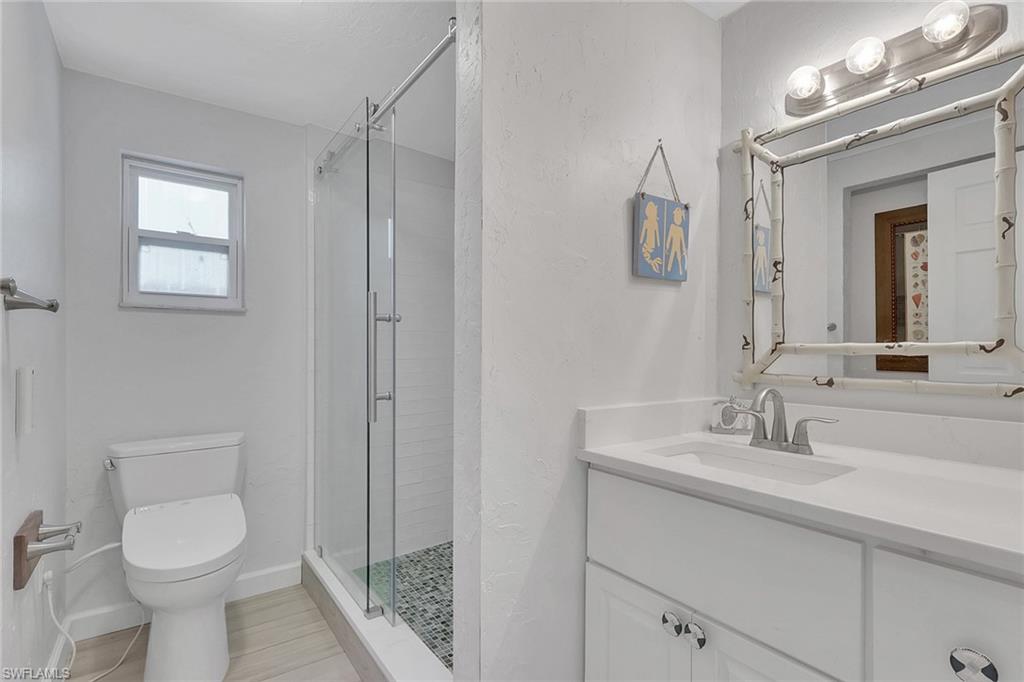 187 2nd St Property Photo 16