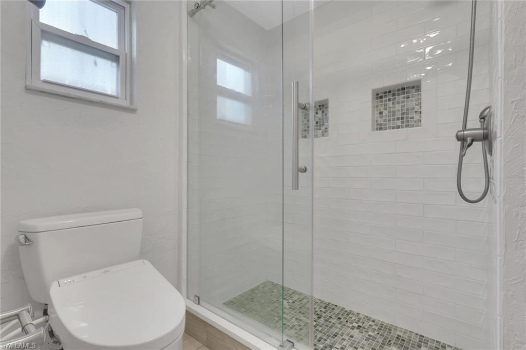 187 2nd St Property Photo 17