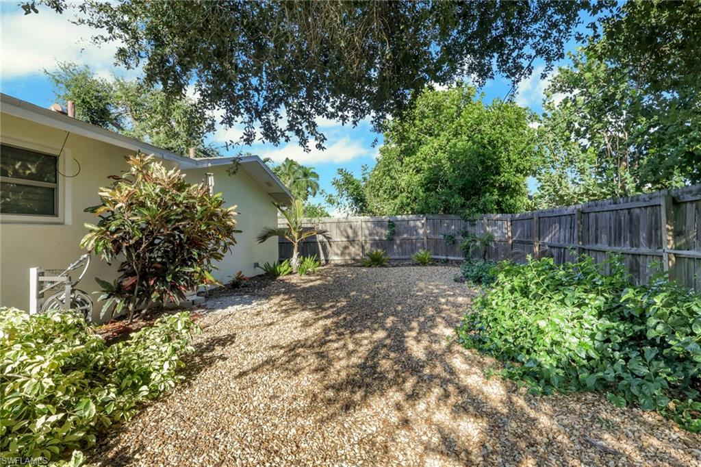 187 2nd St Property Photo 24