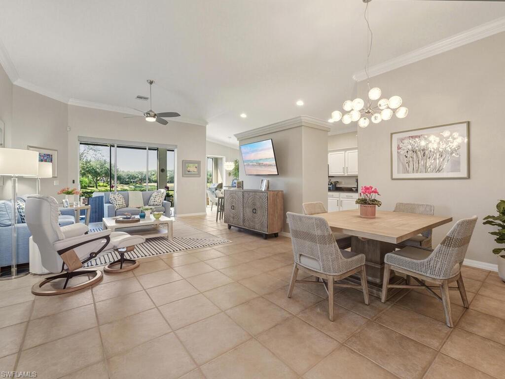 10000 Isola Way Property Photo 2