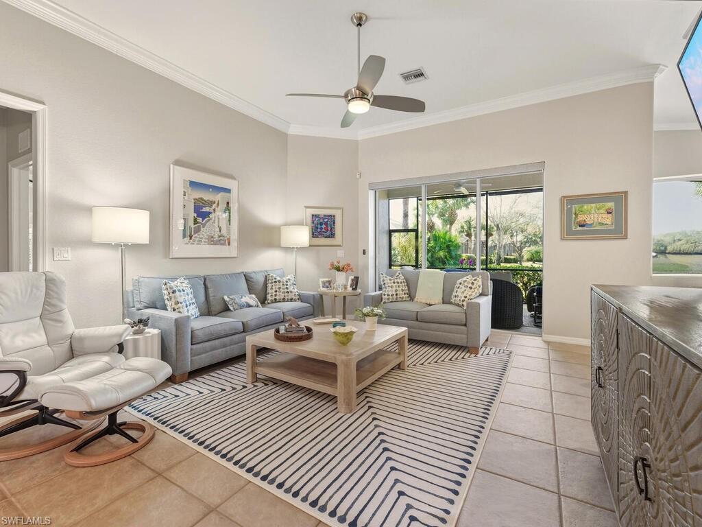 10000 Isola Way Property Photo 3