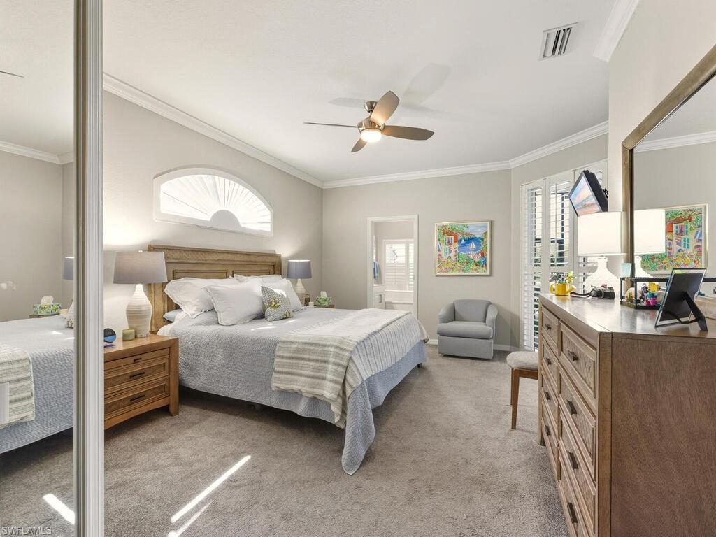 10000 Isola Way Property Photo 8