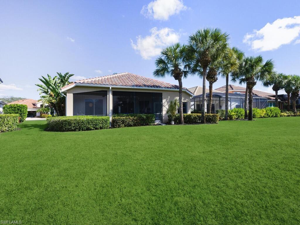 10000 Isola Way Property Photo 14