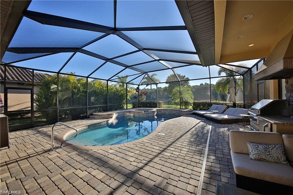 9461 Italia Way Property Photo 4