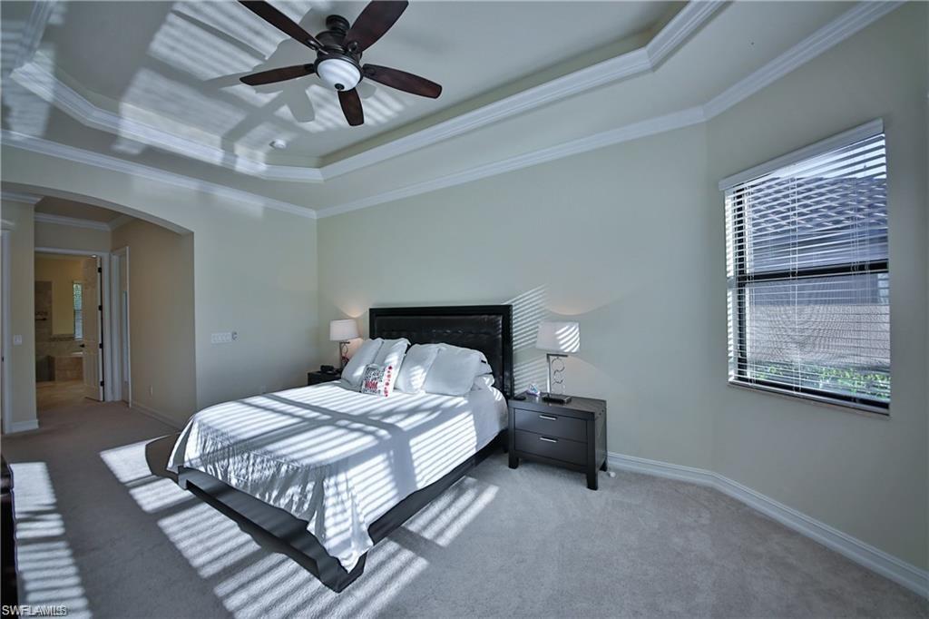 9461 Italia Way Property Photo 5
