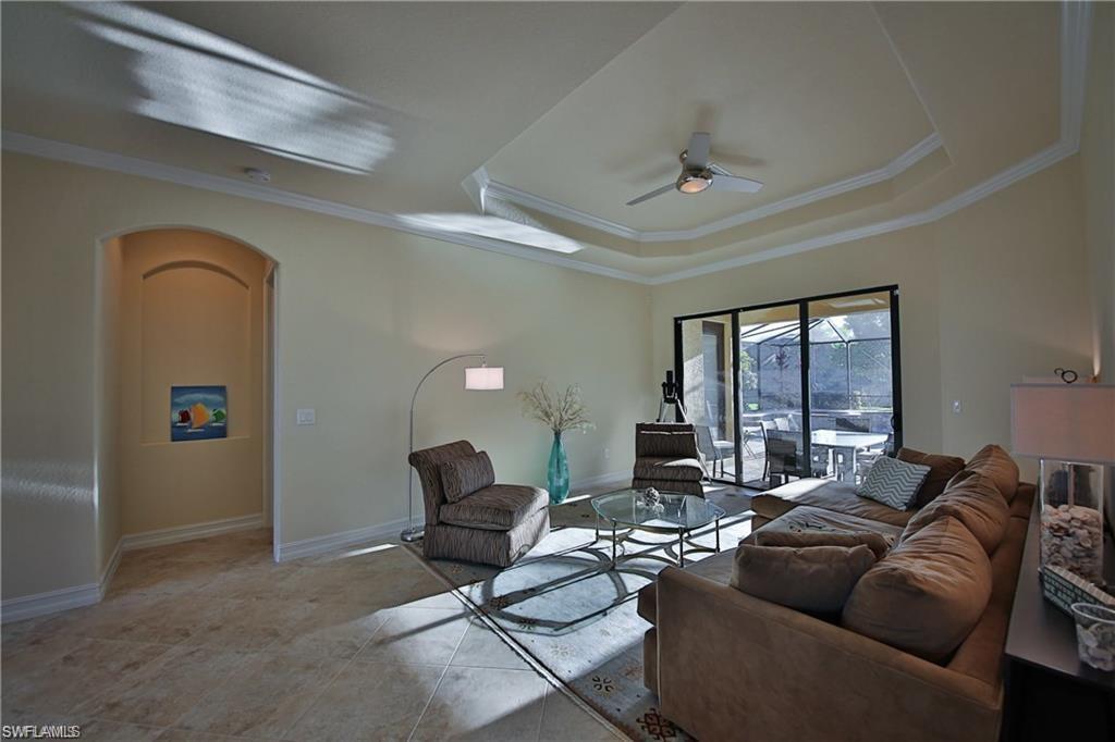 9461 Italia Way Property Photo 7