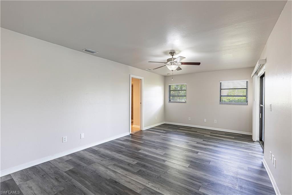 859 15th Ter Property Photo 6