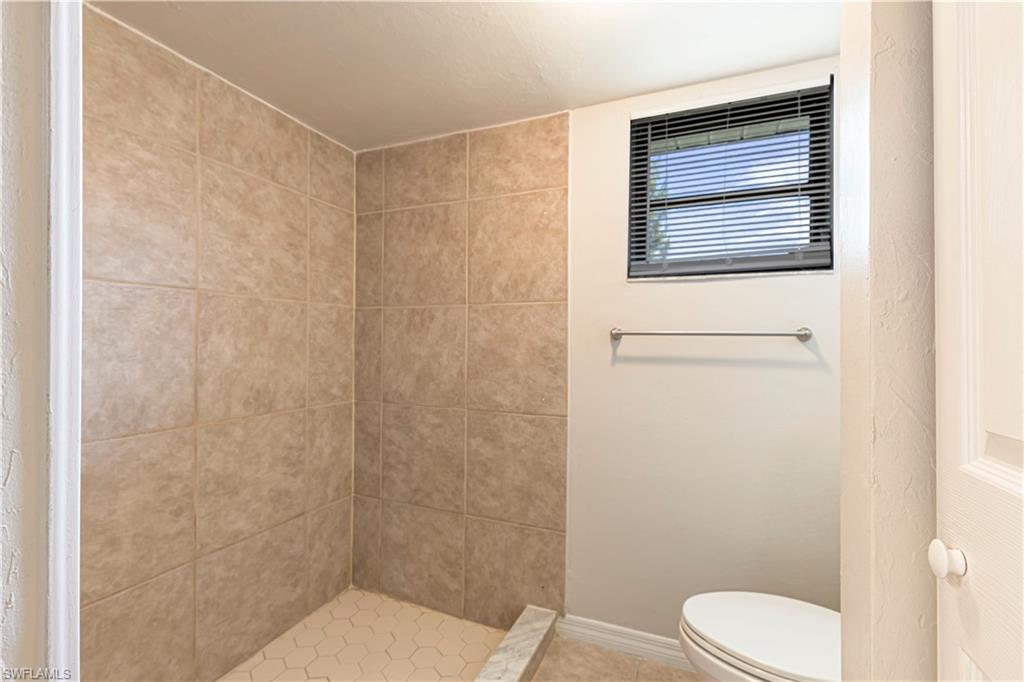 859 15th Ter Property Photo 9