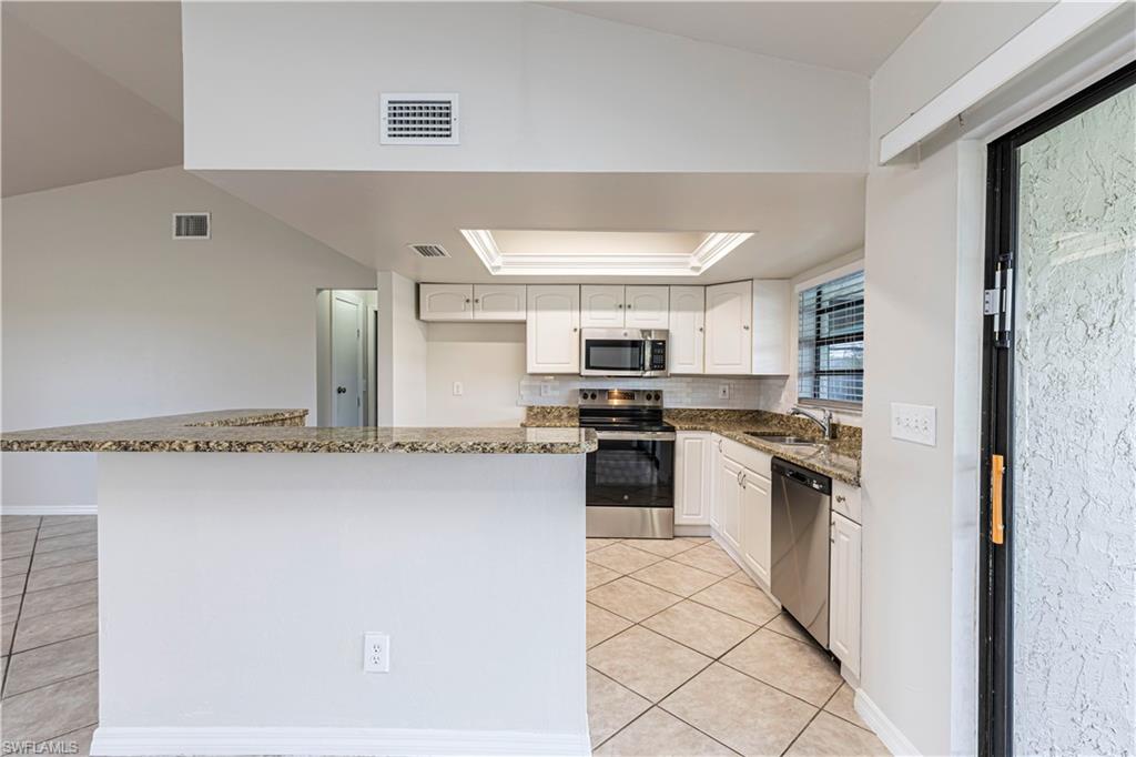859 15th Ter Property Photo 11