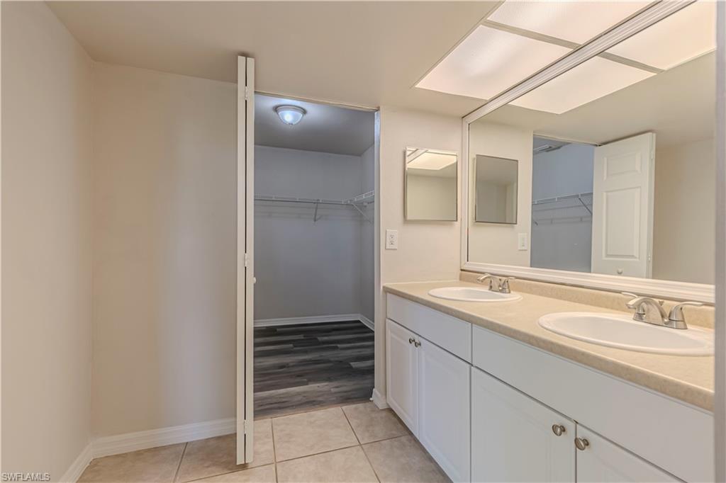 859 15th Ter Property Photo 14